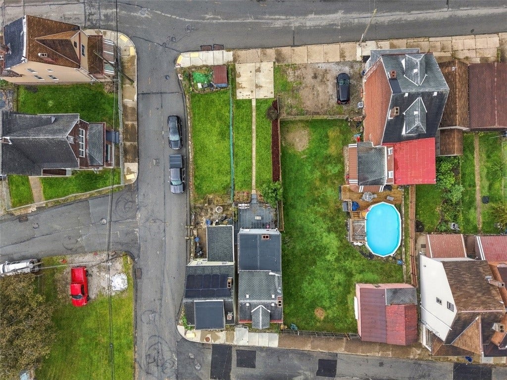 2432 Patterson Street, Pittsburgh, PA 15203 Overview