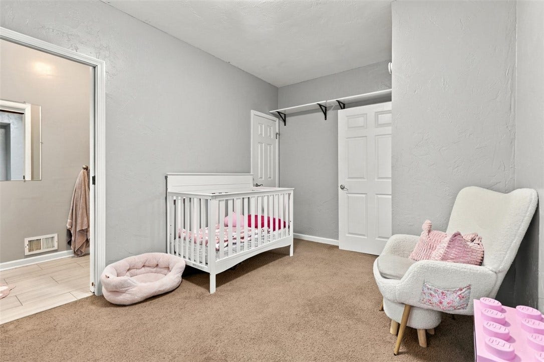 2432 Patterson Street, Pittsburgh, PA 15203 Bedroom