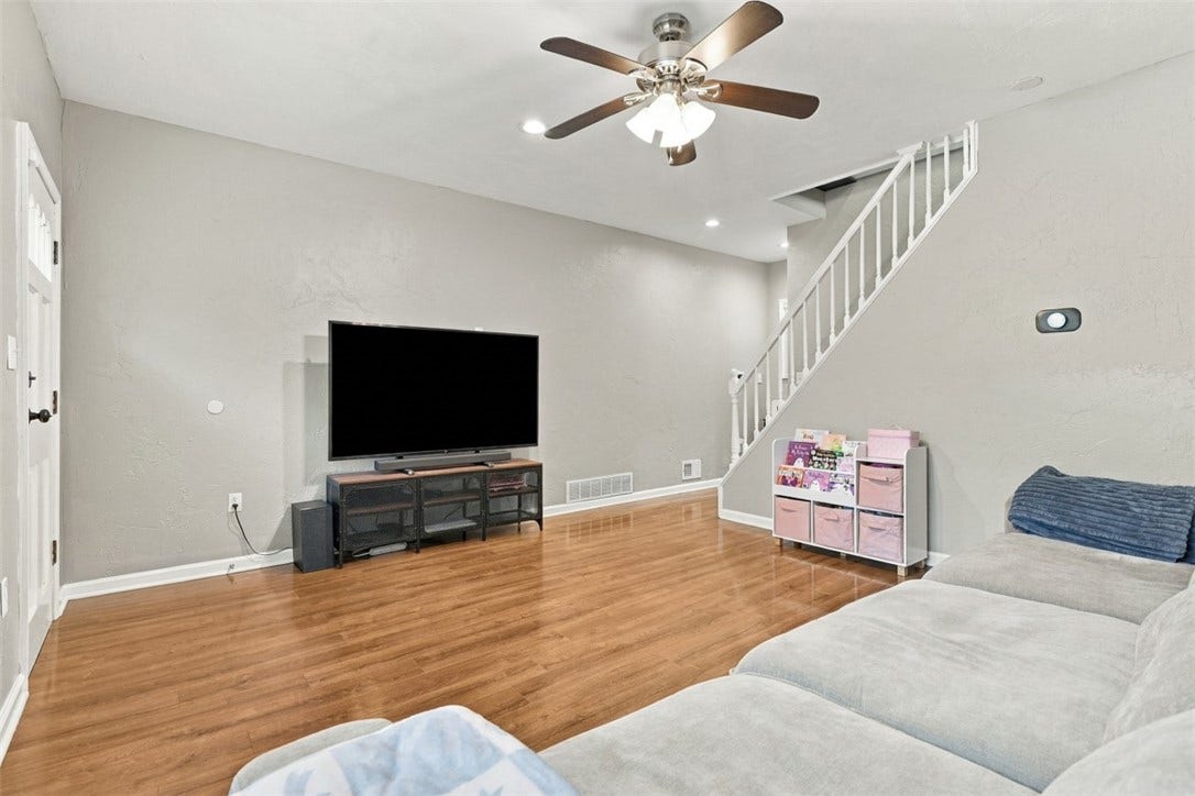 2432 Patterson Street, Pittsburgh, PA 15203 Living Room