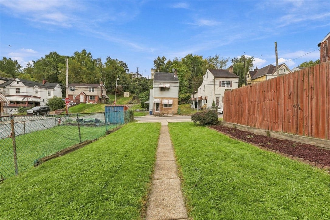 2432 Patterson Street, Pittsburgh, PA 15203 Back Yard