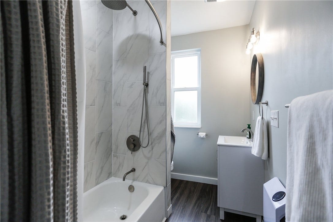 75 Kendall Ave, Pittsburgh, PA 15202 Shower door was installed after this photo was taken
