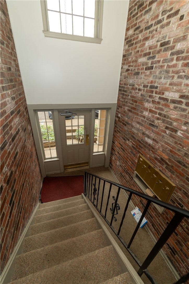 646 Robinwood Dr, #F, Pittsburgh, PA 15216 646 Robinwood Dr, #F, Pittsburgh, PA 15216