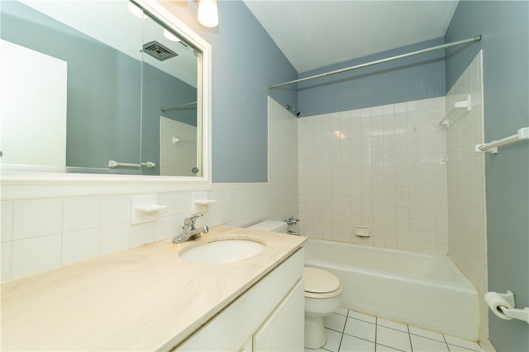 646 Robinwood Dr, #F, Pittsburgh, PA 15216 646 Robinwood Dr, #F, Pittsburgh, PA 15216