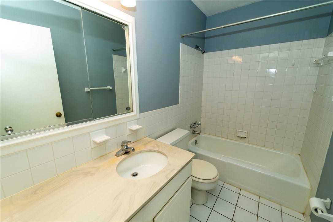 646 Robinwood Dr, #F, Pittsburgh, PA 15216 646 Robinwood Dr, #F, Pittsburgh, PA 15216