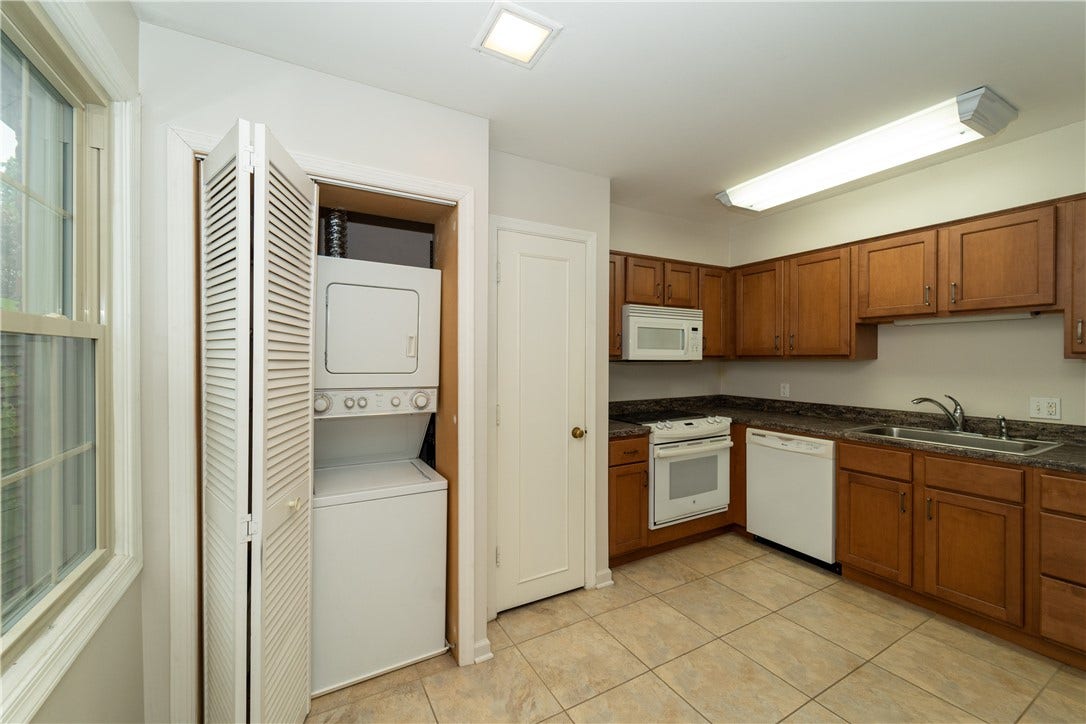 646 Robinwood Dr, #F, Pittsburgh, PA 15216 646 Robinwood Dr, #F, Pittsburgh, PA 15216