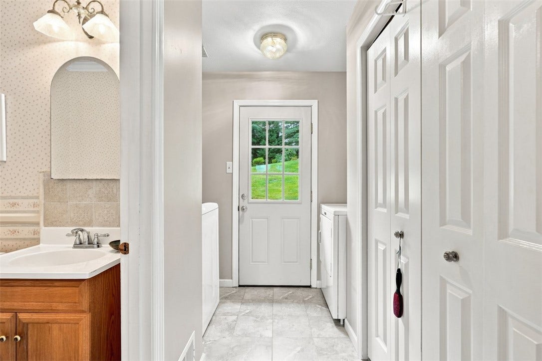 1123 Rial Drive, Bethel Park, PA 15102
