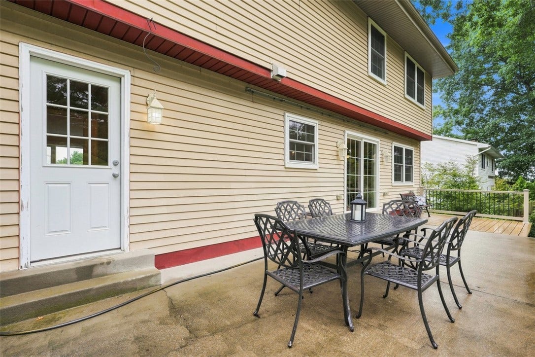 1123 Rial Drive, Bethel Park, PA 15102