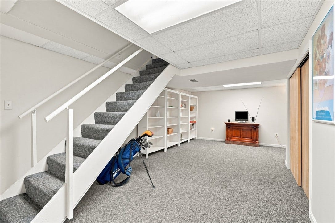 1123 Rial Drive, Bethel Park, PA 15102
