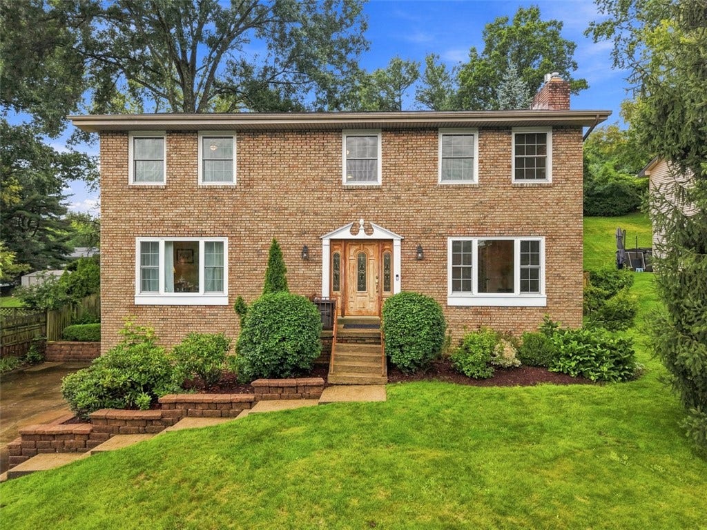 1123 Rial Drive, Bethel Park, PA 15102