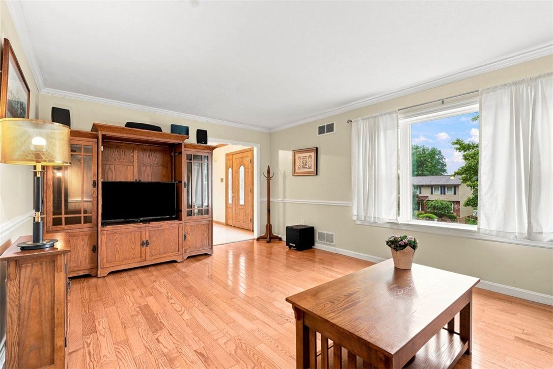 1123 Rial Drive, Bethel Park, PA 15102