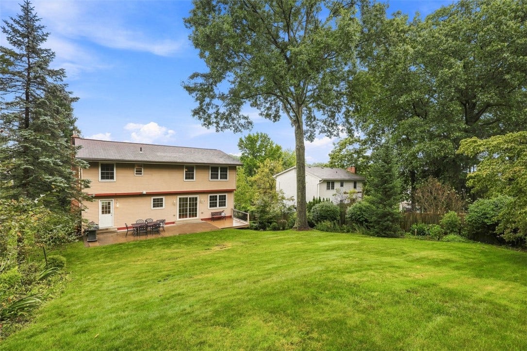 1123 Rial Drive, Bethel Park, PA 15102
