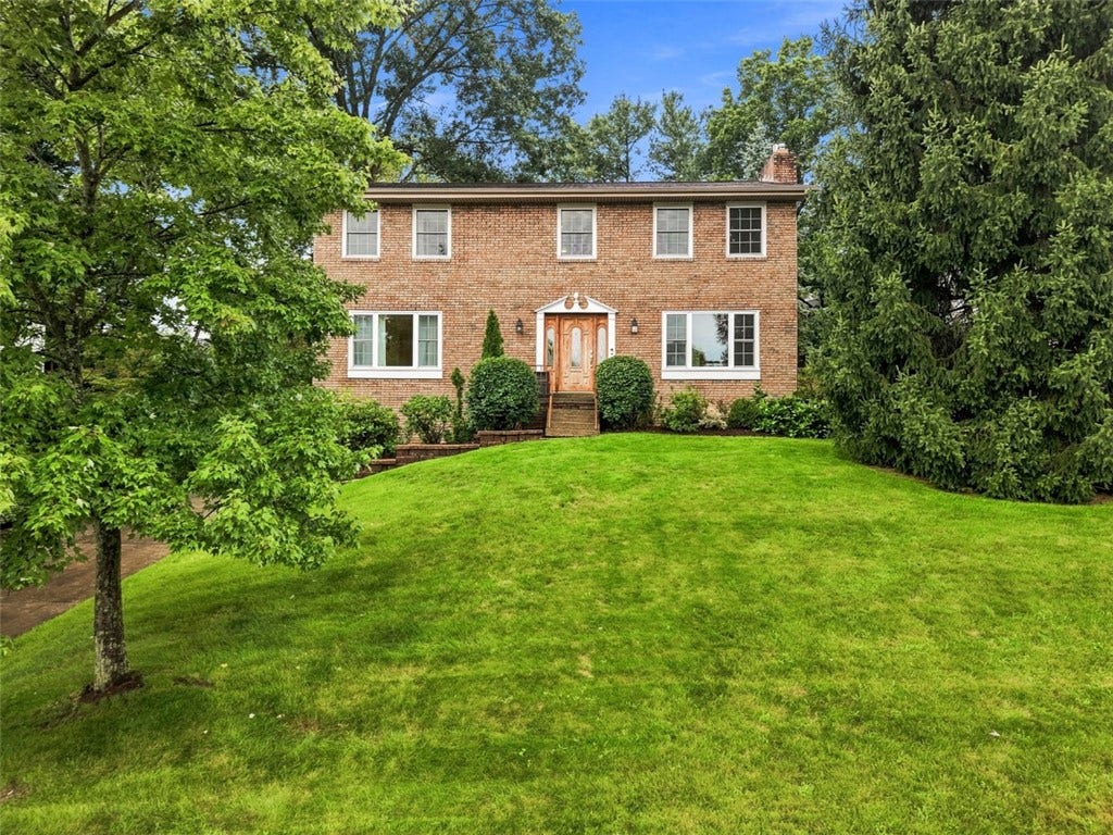 1123 Rial Drive, Bethel Park, PA 15102