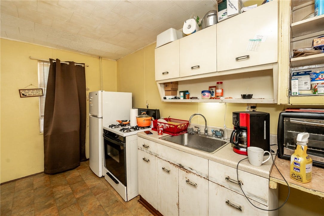 442 E Brown St, Blairsville, PA 15717 442 E Brown St, Blairsville, PA 15717