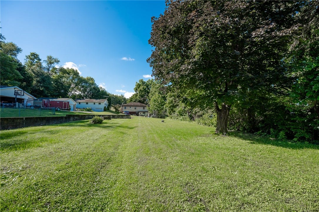 442 E Brown St, Blairsville, PA 15717 442 E Brown St, Blairsville, PA 15717