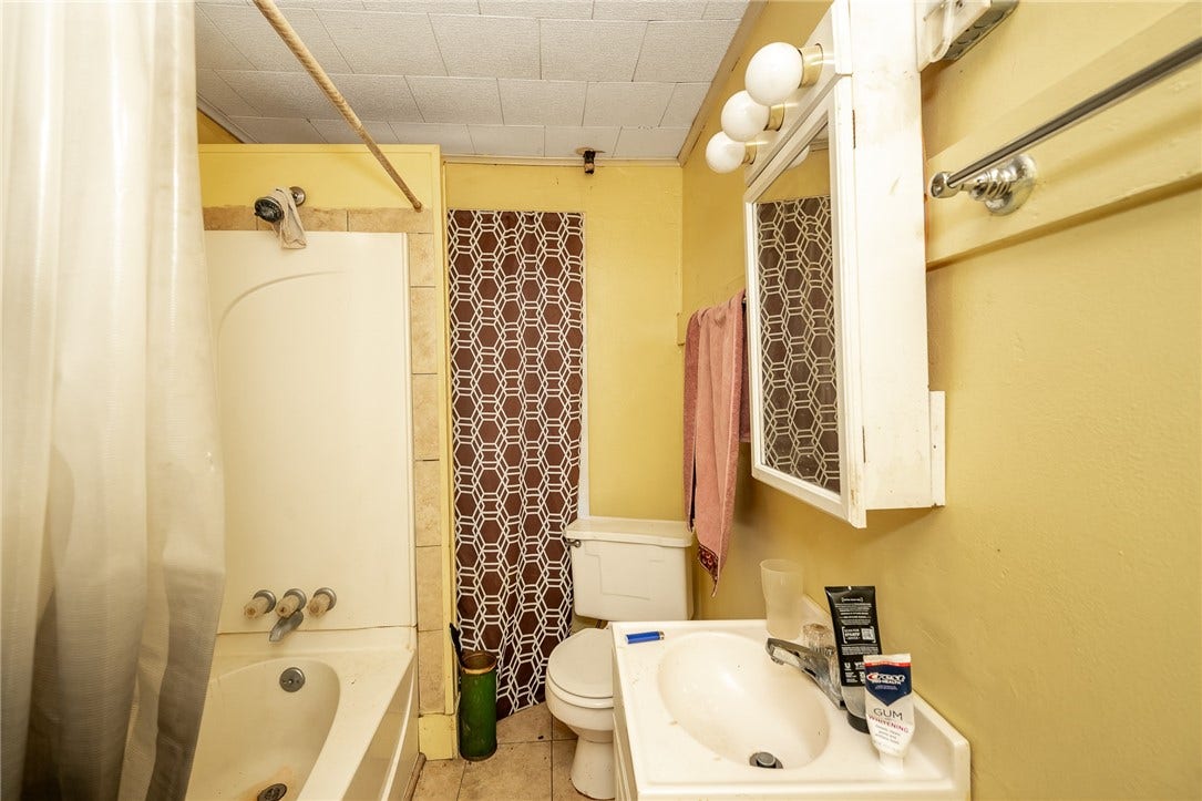 442 E Brown St, Blairsville, PA 15717 442 E Brown St, Blairsville, PA 15717