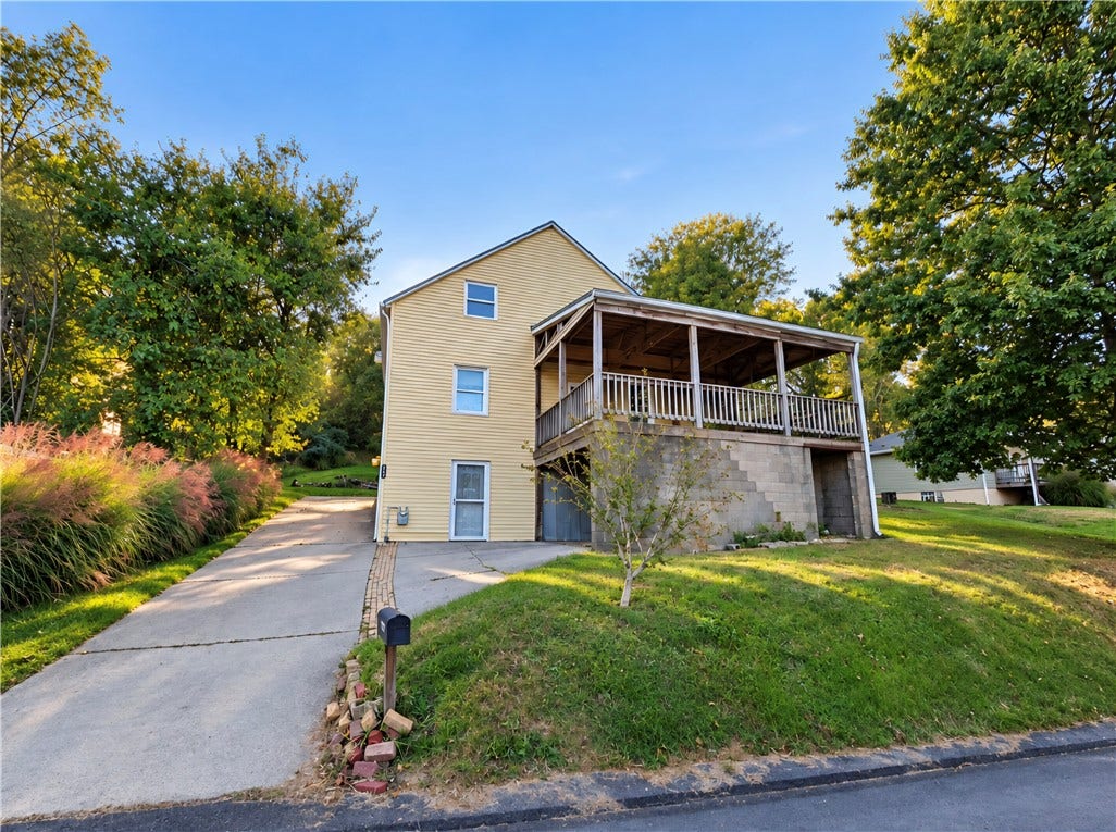 601 7th Street Ext, New Kensington, PA 15068 601 7th Street Ext, New Kensington, PA 15068