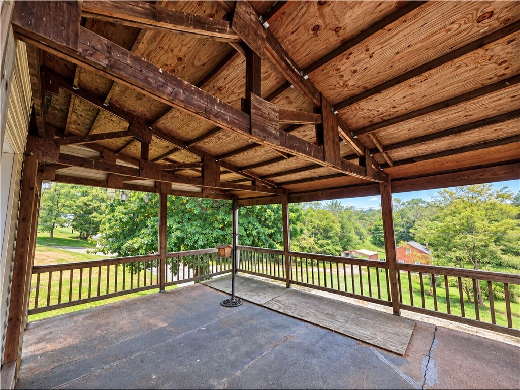 601 7th Street Ext, New Kensington, PA 15068 601 7th Street Ext, New Kensington, PA 15068