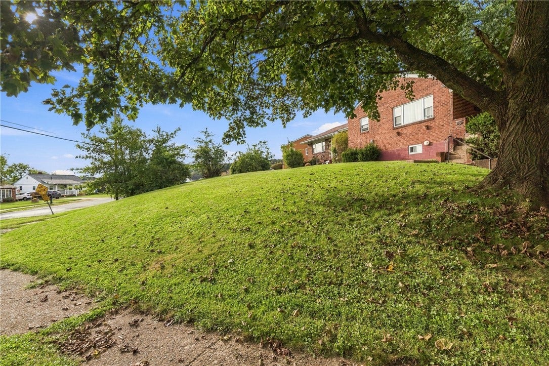 216-218 Talisman Ln, Natrona Heights, PA 15065 216-218 Talisman Ln, Natrona Heights, PA 15065