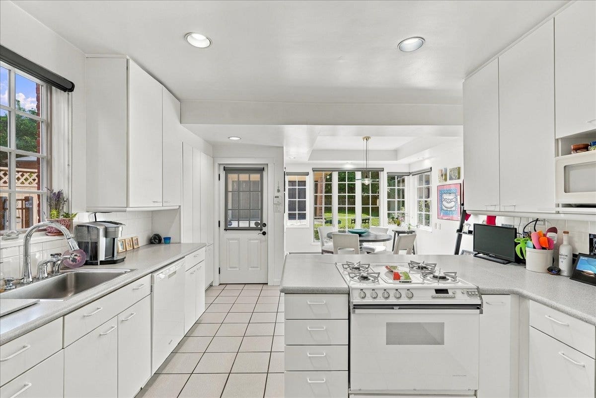1305 Malvern, Pittsburgh, PA 15217