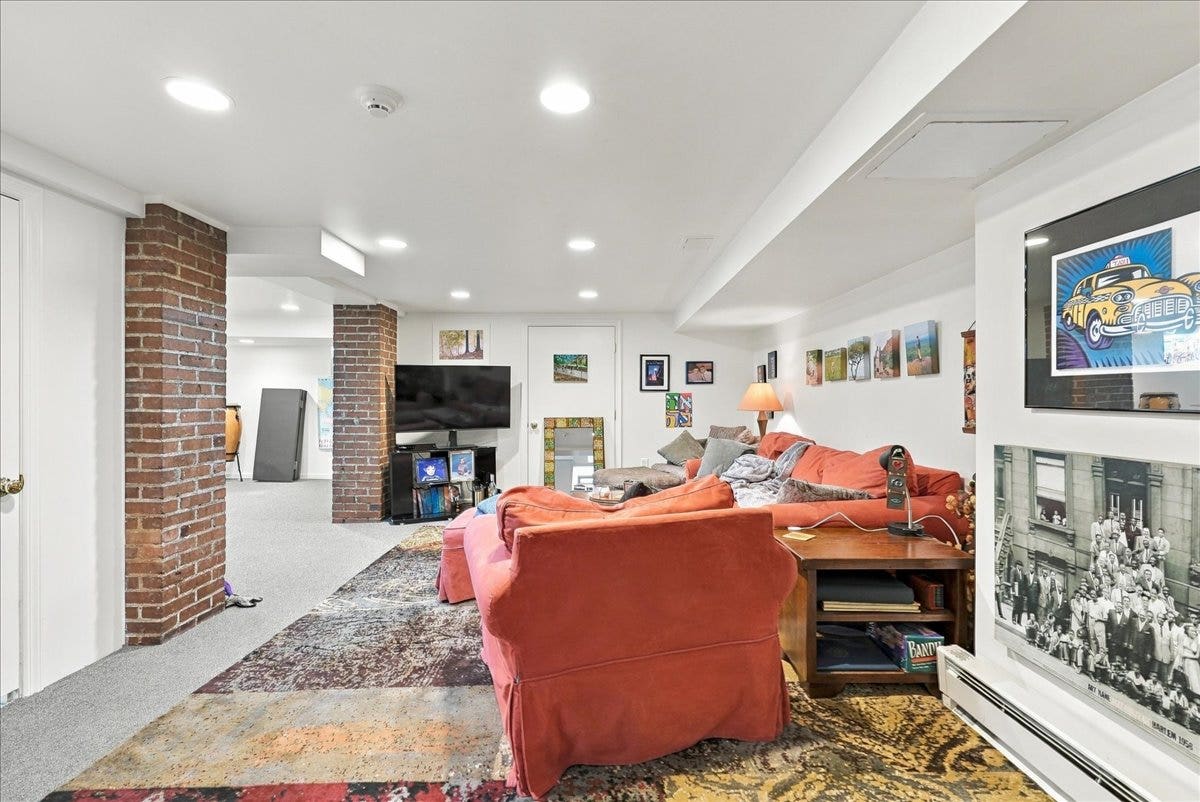 1305 Malvern, Pittsburgh, PA 15217