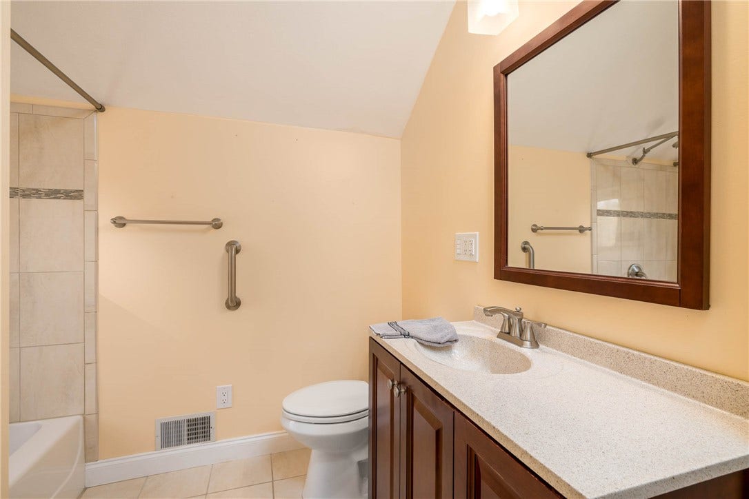 1741 Ridgewood Dr, Washington, PA 15301