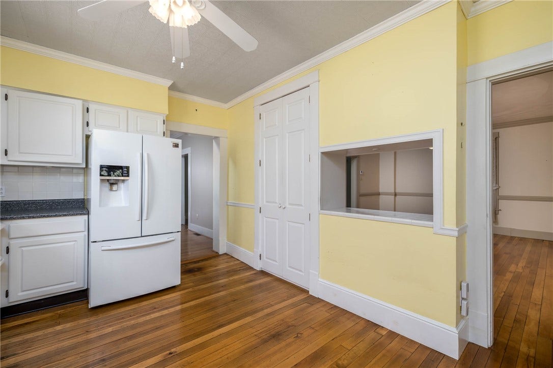 1741 Ridgewood Dr, Washington, PA 15301