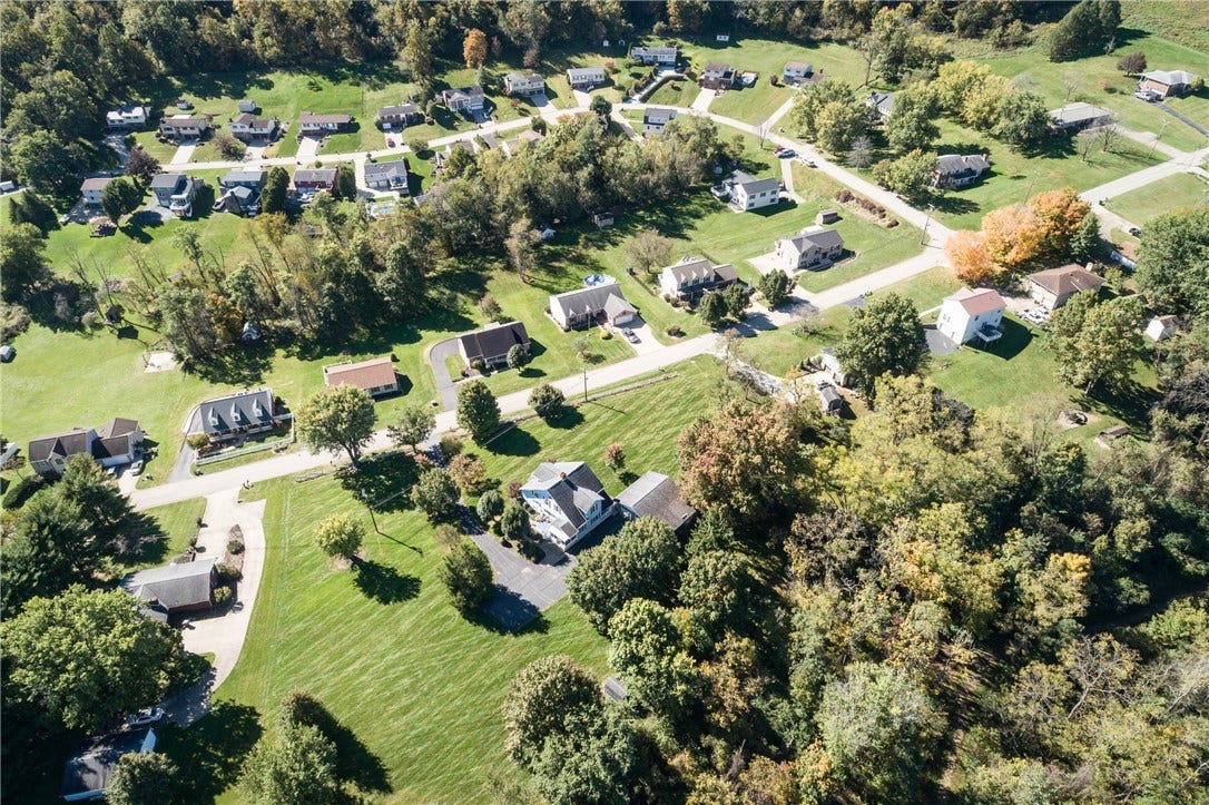 1741 Ridgewood Dr, Washington, PA 15301