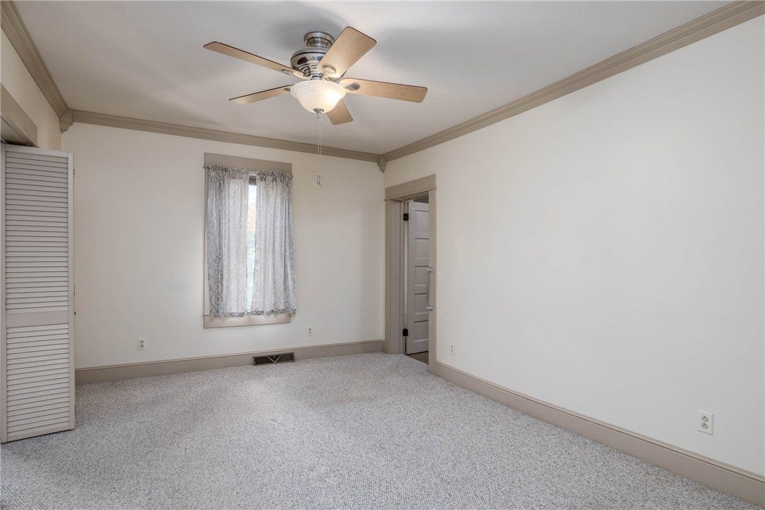 1741 Ridgewood Dr, Washington, PA 15301