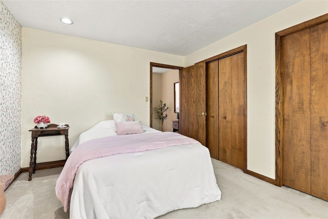 4282 Forest Glen Dr, Allison Park, PA 15101 All the bedrooms have an abundance of closet space!
