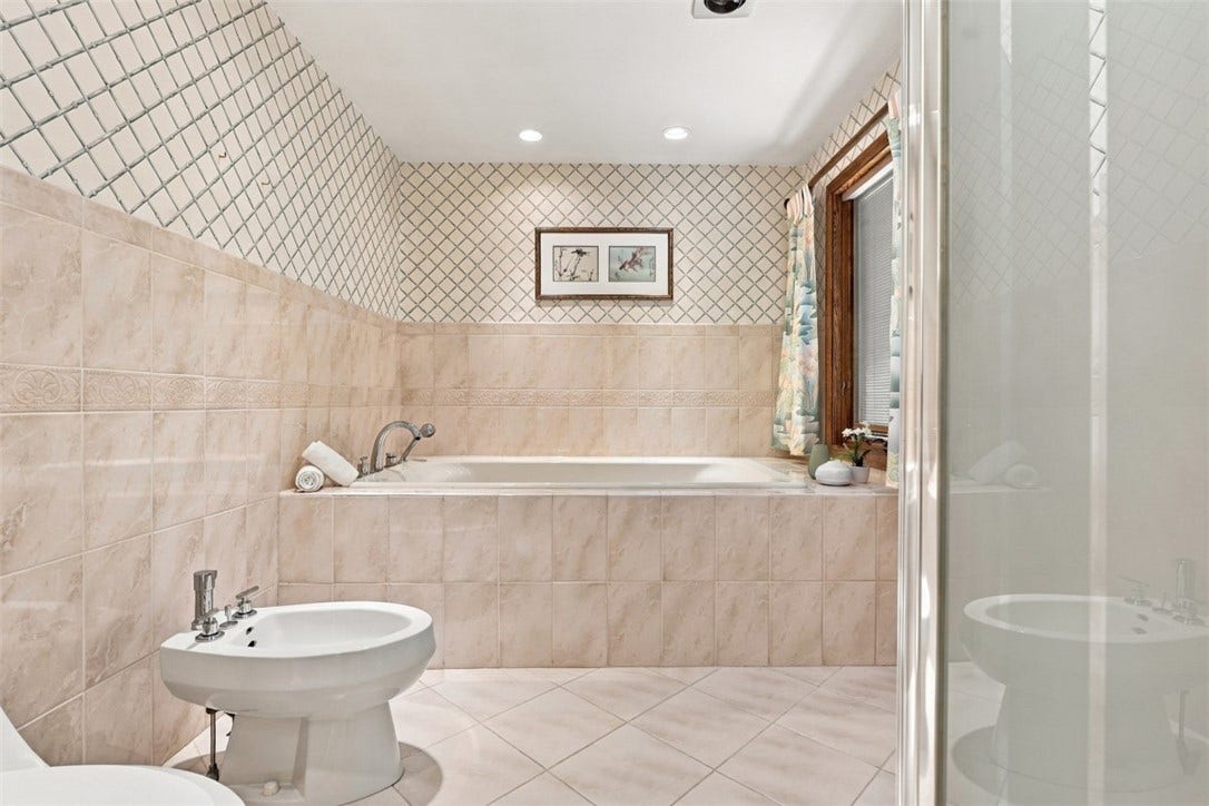 4282 Forest Glen Dr, Allison Park, PA 15101 Plus a soaking tub, shower and bidet.