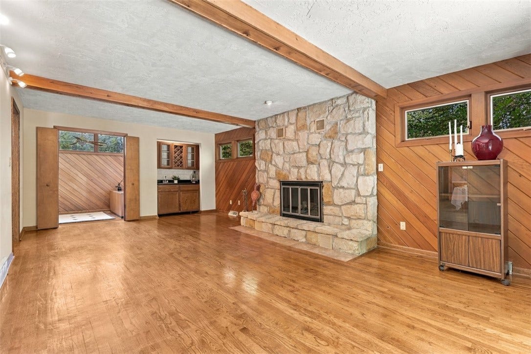 4282 Forest Glen Dr, Allison Park, PA 15101 Also a substantially sized room, the stone fireplace is a beautiful focal point!