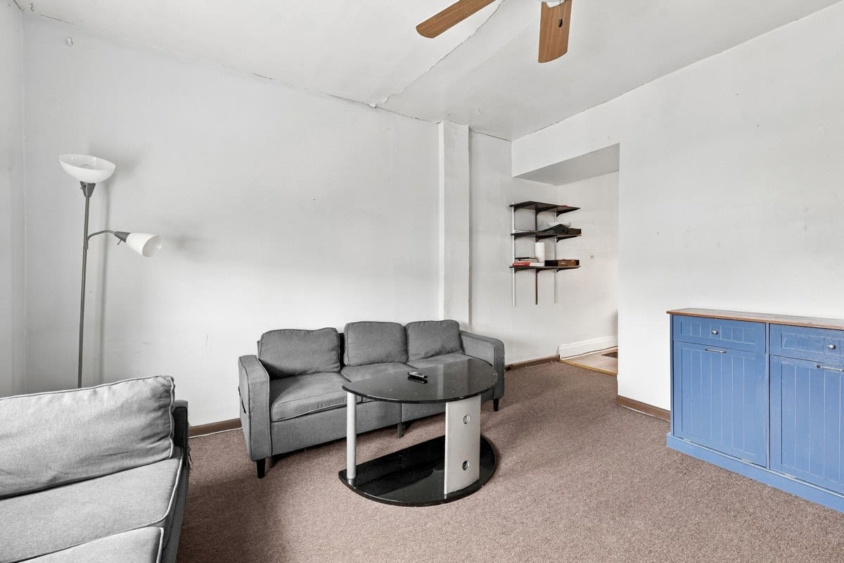4911 Sciota Street, Pittsburgh, PA 15224 2nd and 3rd floor apartment has a large eat-in kitchen, living room, 1/2 bath on the 2nd level, three bedrooms and full bathroom on the 3rd floor.