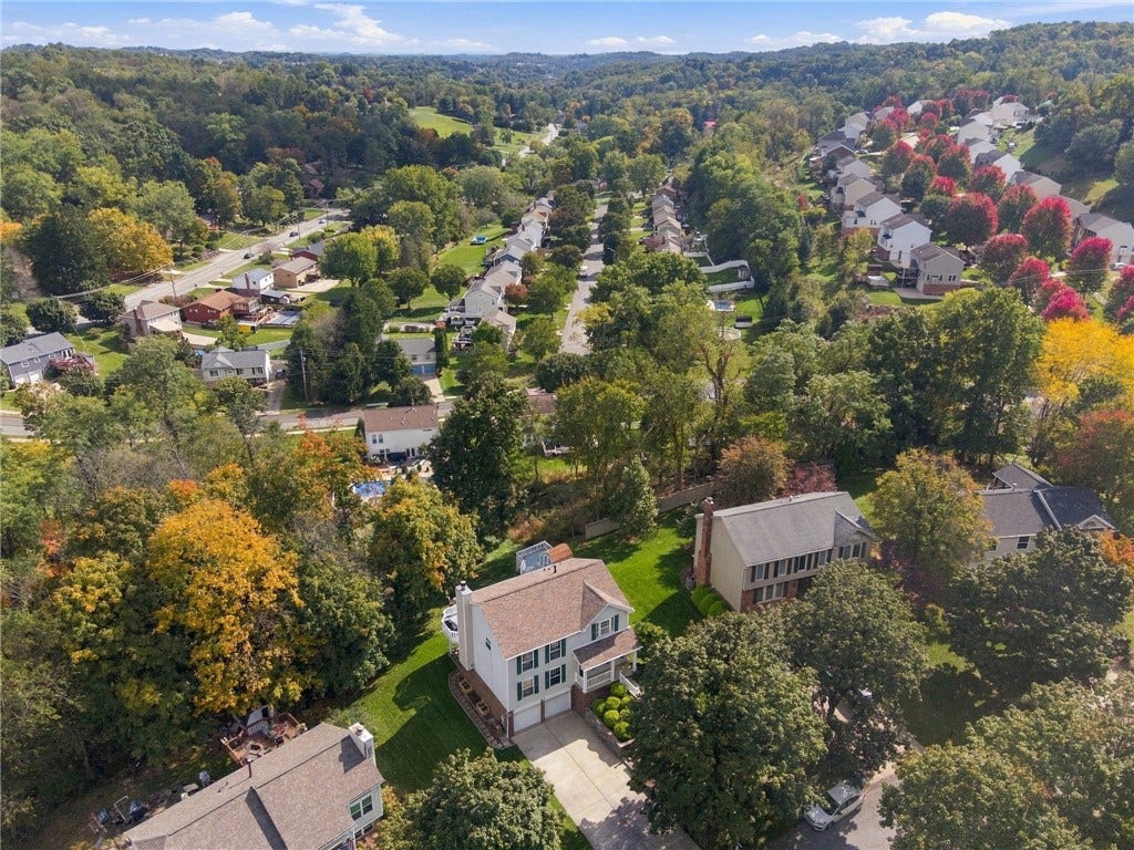 140 Slatewood Ct, Bethel Park, PA 15102 140 Slatewood Ct, Bethel Park, PA 15102