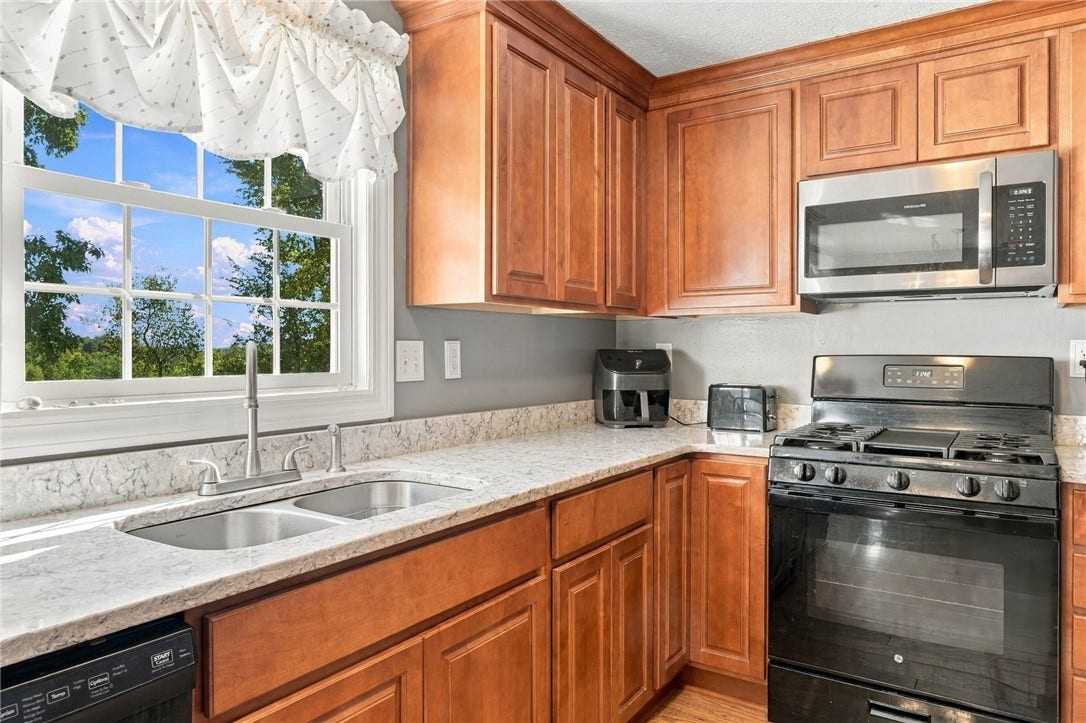 140 Slatewood Ct, Bethel Park, PA 15102 140 Slatewood Ct, Bethel Park, PA 15102