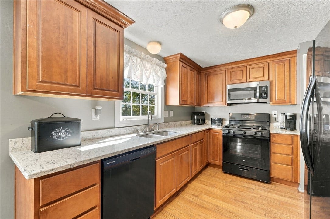 140 Slatewood Ct, Bethel Park, PA 15102 140 Slatewood Ct, Bethel Park, PA 15102