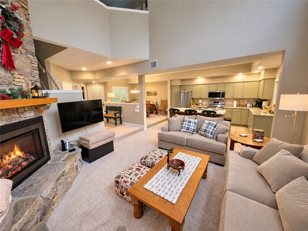 9064 Aspen Dr, Champion, PA 15622 9064 Aspen Dr, Champion, PA 15622