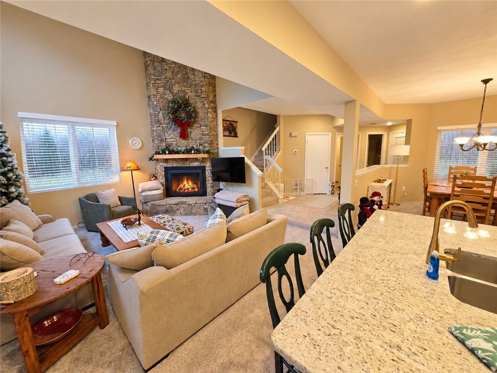9064 Aspen Dr, Champion, PA 15622 9064 Aspen Dr, Champion, PA 15622