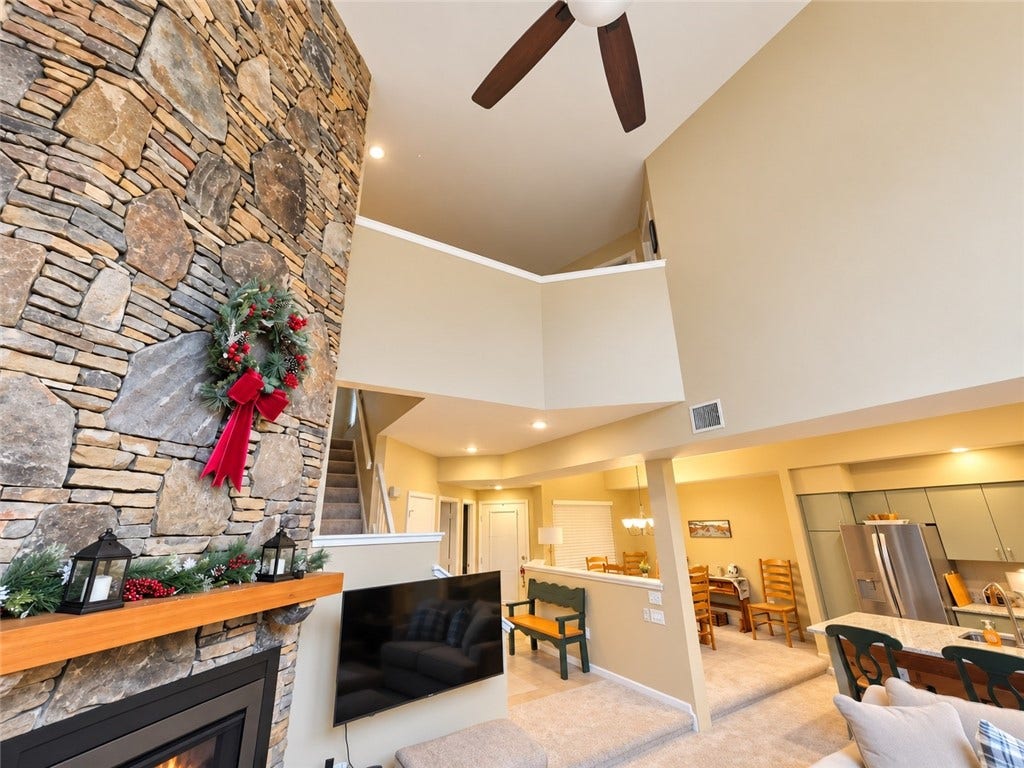 9064 Aspen Dr, Champion, PA 15622 9064 Aspen Dr, Champion, PA 15622