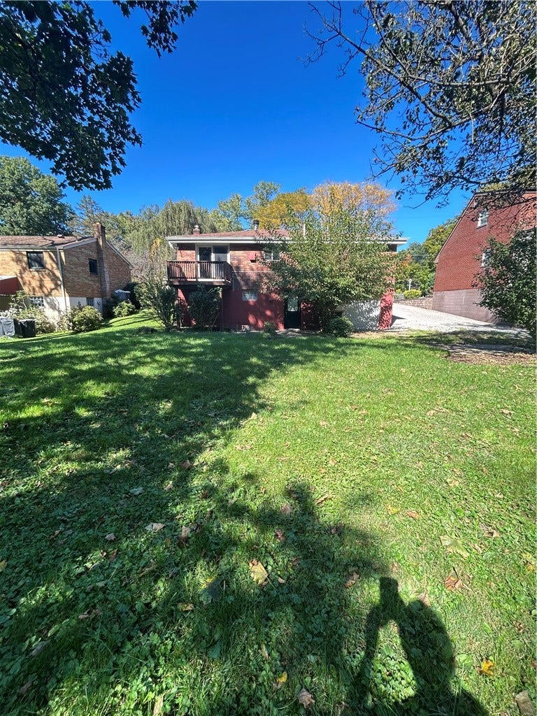 3037 Greenwald Rd, Bethel Park, PA 15102