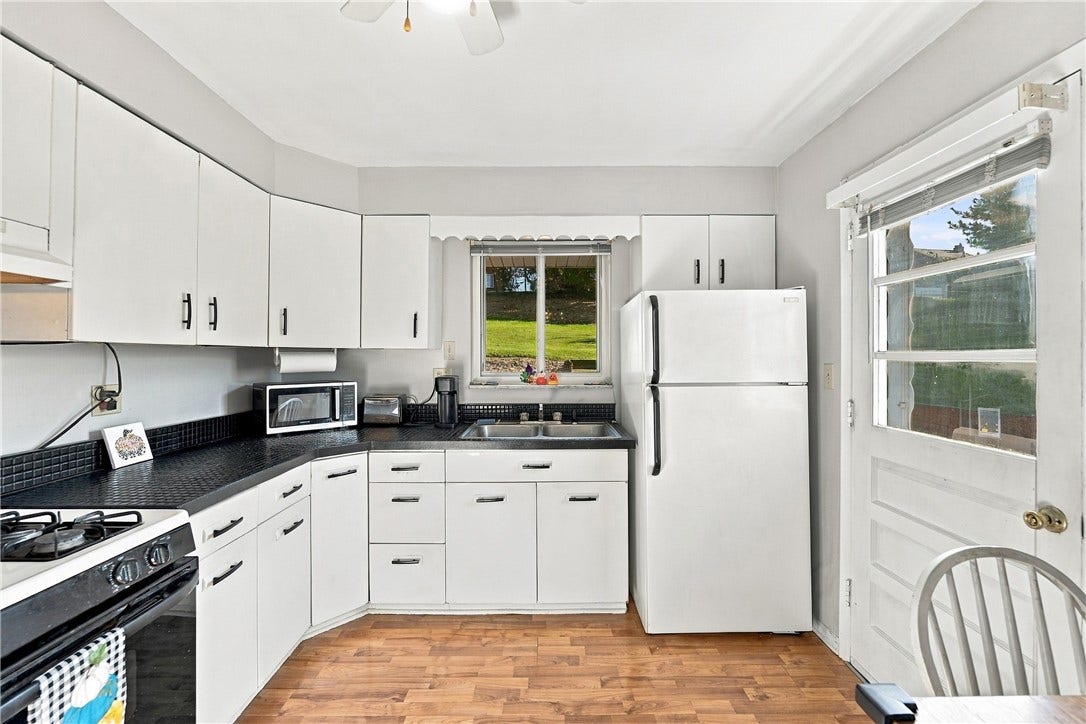 922 MAPLEWOOD DRIVE, Pittsburgh, PA 15234 922 MAPLEWOOD DRIVE, Pittsburgh, PA 15234