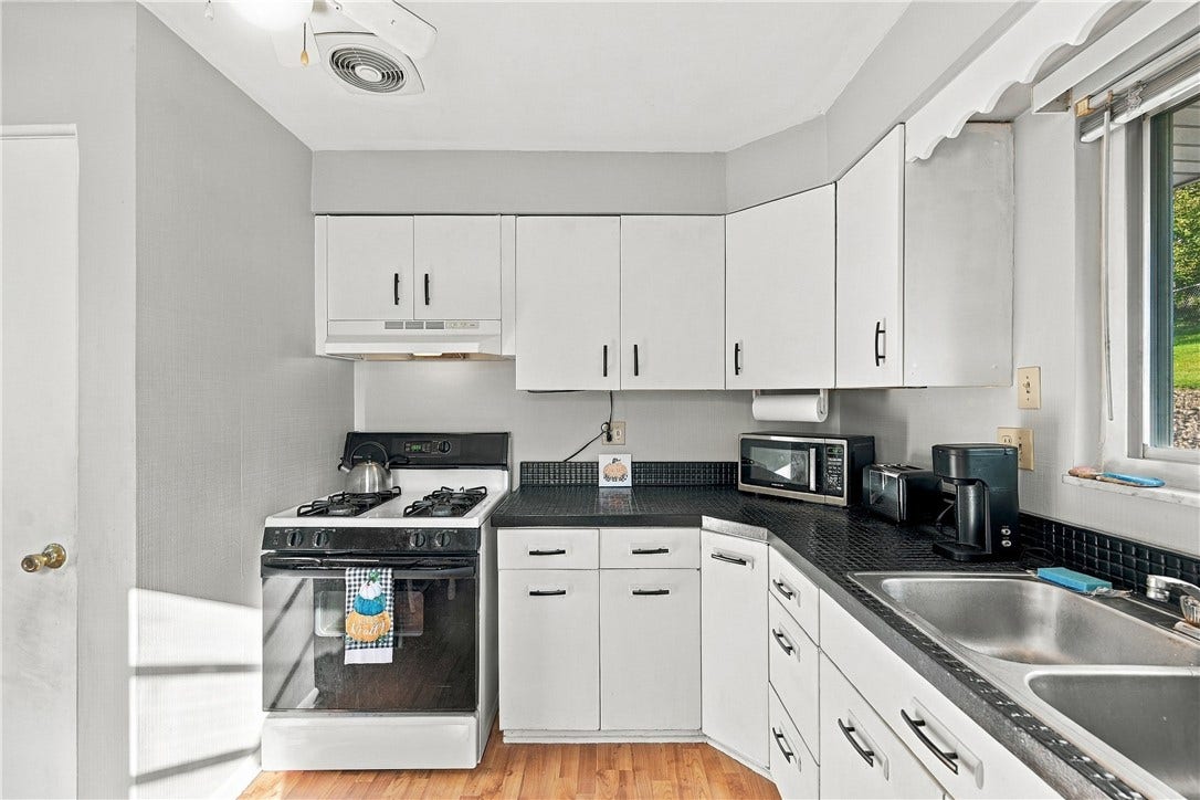 922 MAPLEWOOD DRIVE, Pittsburgh, PA 15234 922 MAPLEWOOD DRIVE, Pittsburgh, PA 15234
