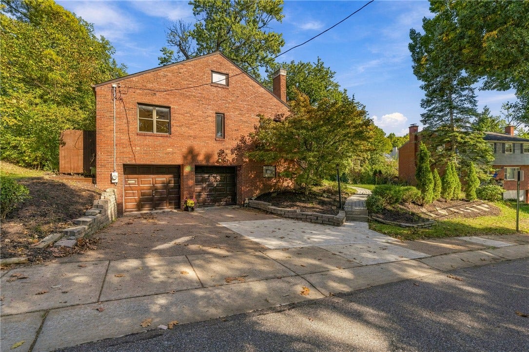 6 Robb Hollow Rd, Pittsburgh, PA 15243
