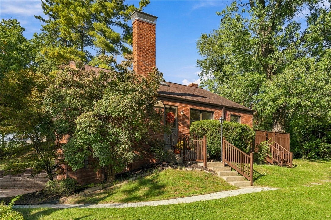 6 Robb Hollow Rd, Pittsburgh, PA 15243