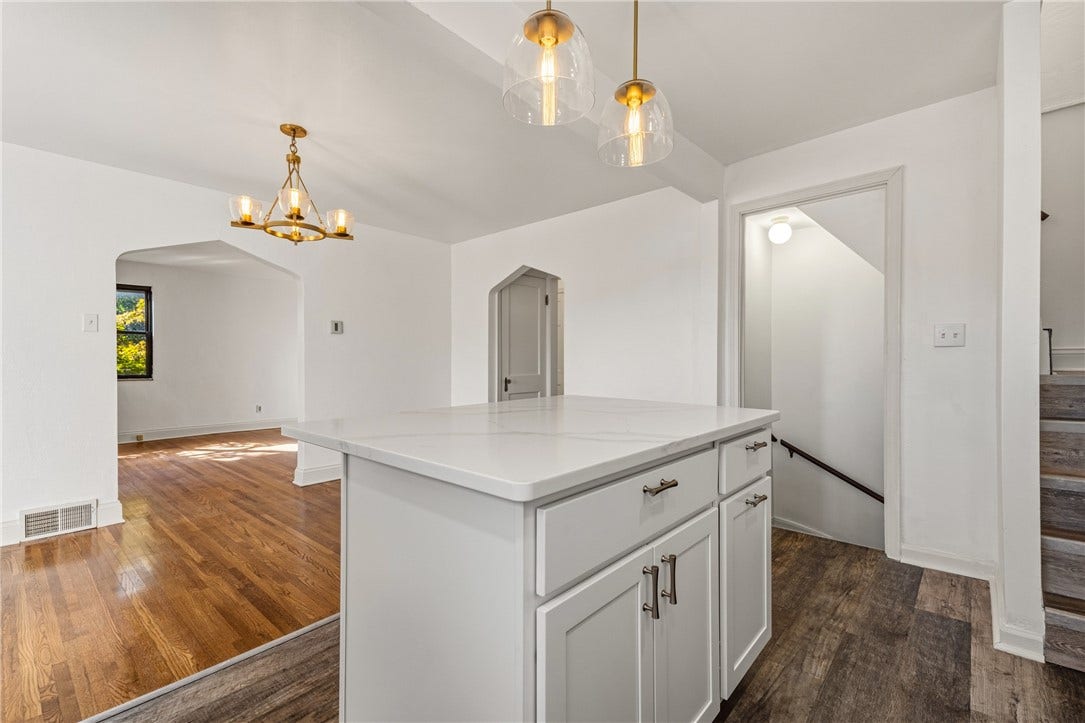 6 Robb Hollow Rd, Pittsburgh, PA 15243