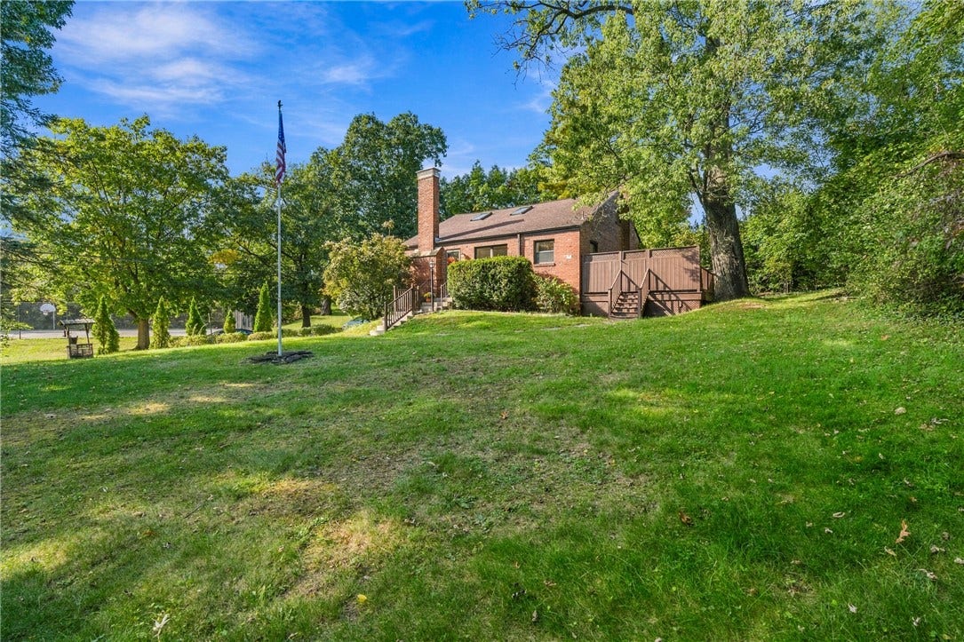 6 Robb Hollow Rd, Pittsburgh, PA 15243