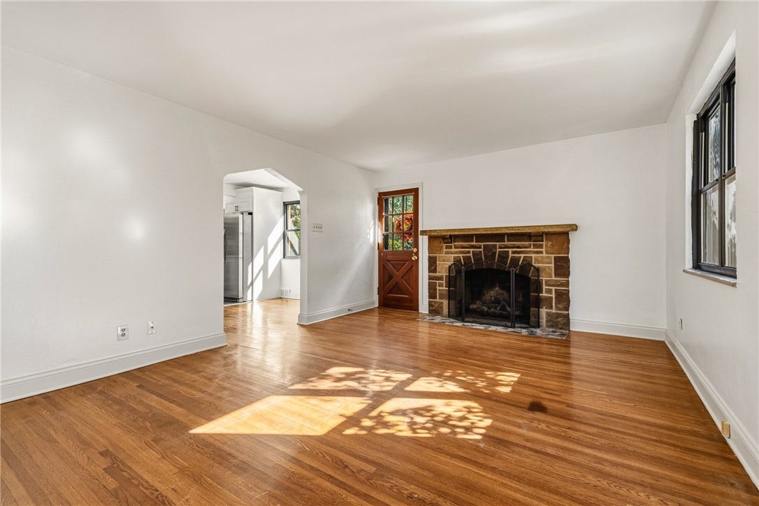 6 Robb Hollow Rd, Pittsburgh, PA 15243