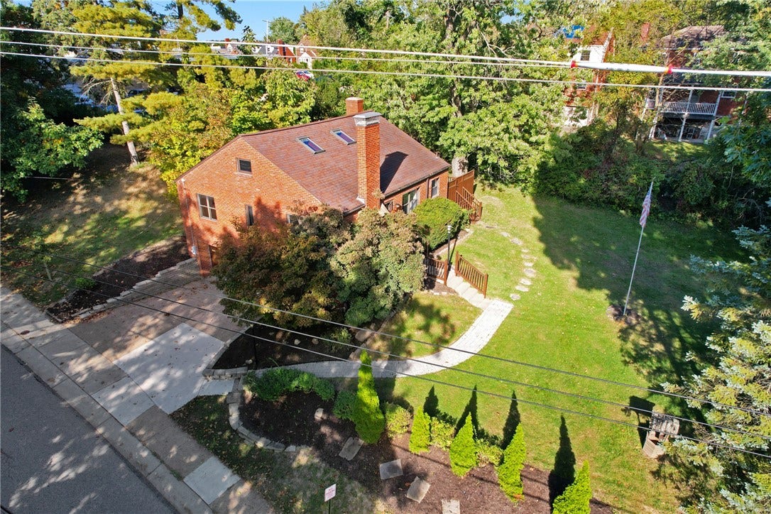 6 Robb Hollow Rd, Pittsburgh, PA 15243
