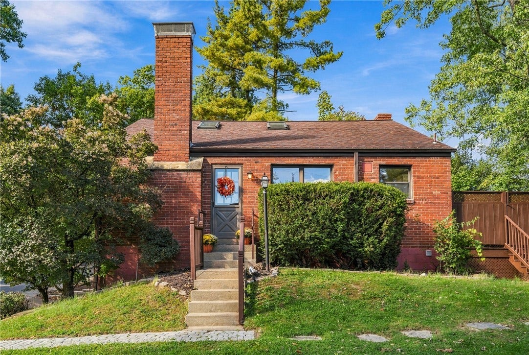 6 Robb Hollow Rd, Pittsburgh, PA 15243