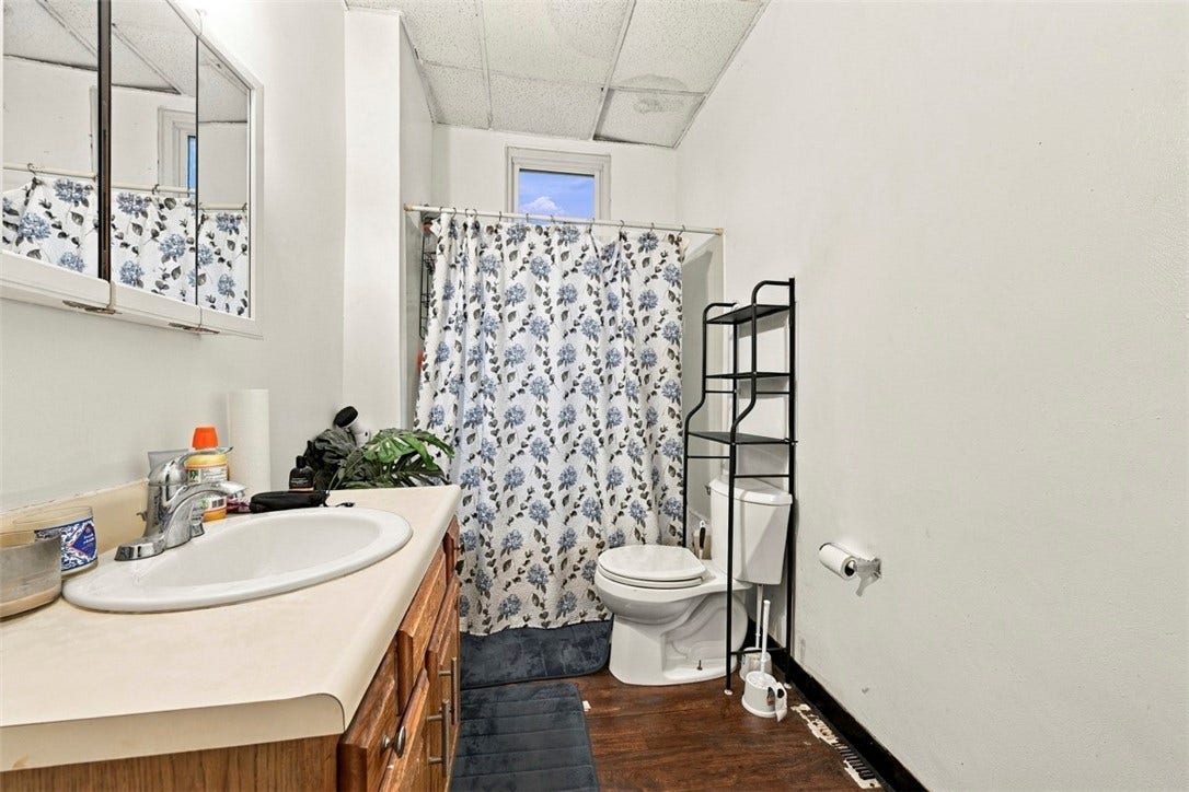62 Grace St, Pittsburgh, PA 15205 62 Grace St, Pittsburgh, PA 15205