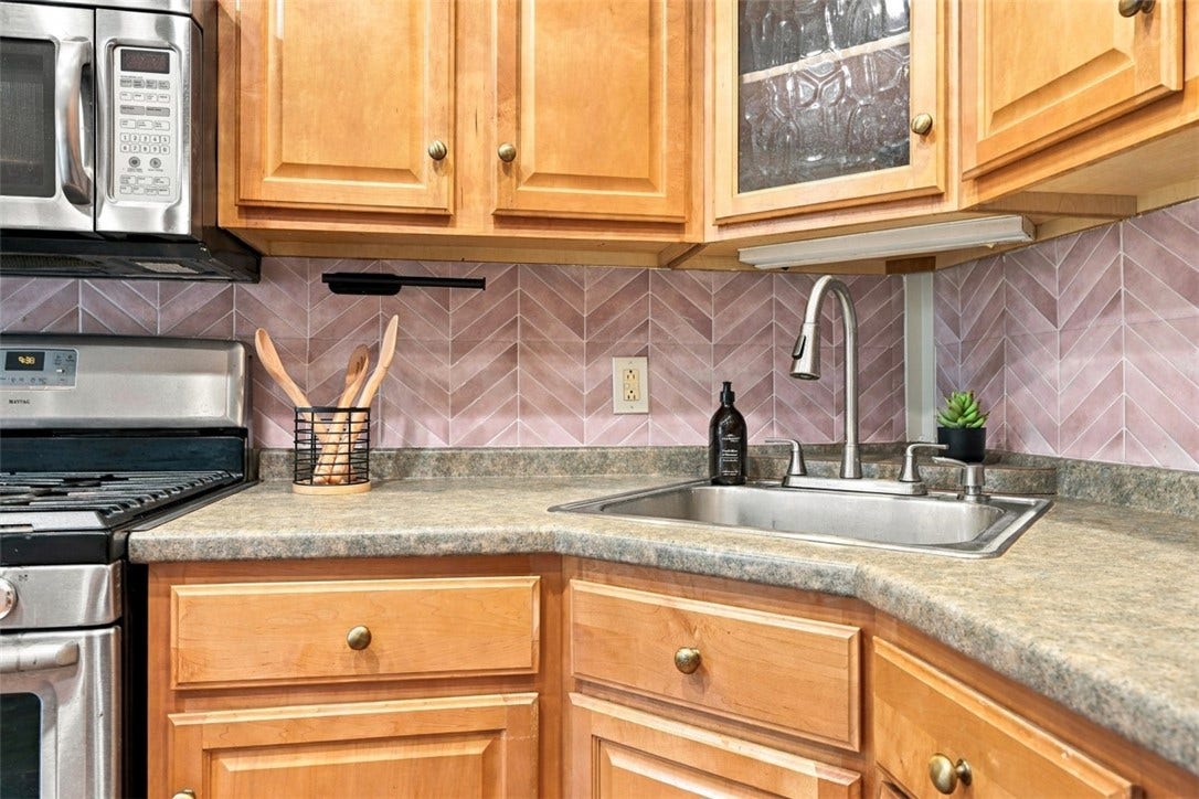 123 4th Street, Pittsburgh, PA 15215 123 4th Street, Pittsburgh, PA 15215